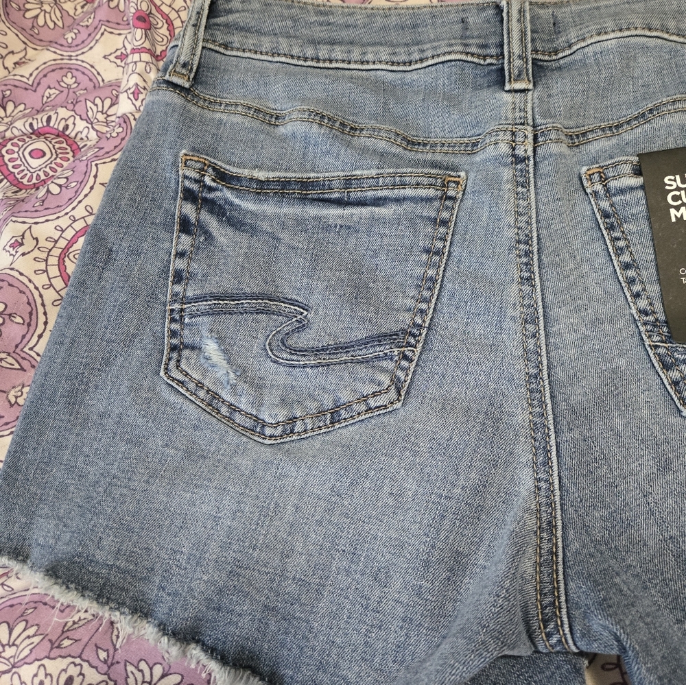 W29 L4 Silver Jeans Co. NWT  Women's Shorts. Suki Short Curvy Fit Mid Rise. - Picture 9 of 14